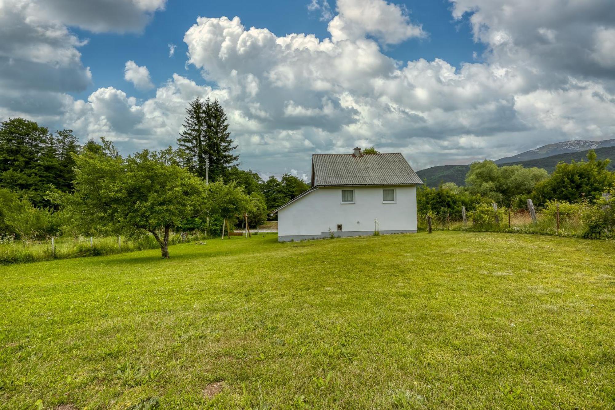 Holiday Home Veki*** Кореница Экстерьер фото